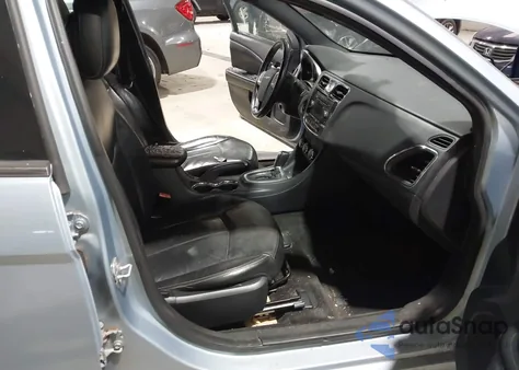 2013 Chrysler 200 Limited z USA, uszkodzony, nr VIN 1C3CCBCG4DN595800